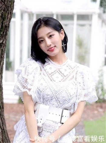 全世界都求我搞事业urania