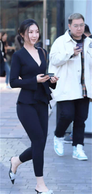 红楼王夫人的玉蛤