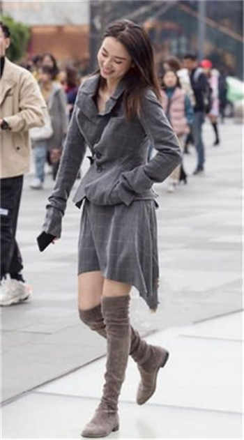 校长威胁小美打扑克的电影