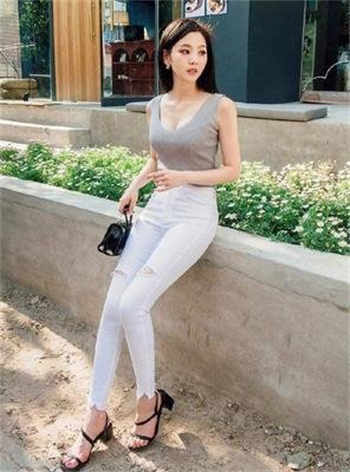 台湾沈芯羽个人图片