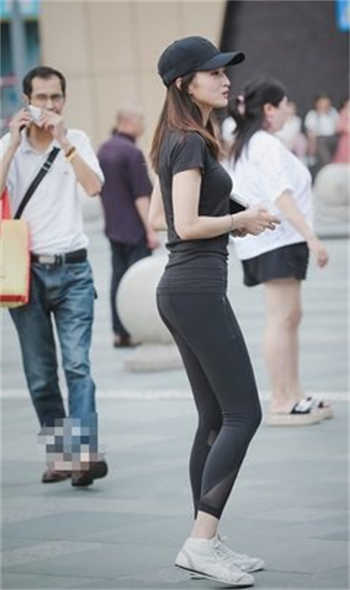 绪花酱 外婆让孙女陪客