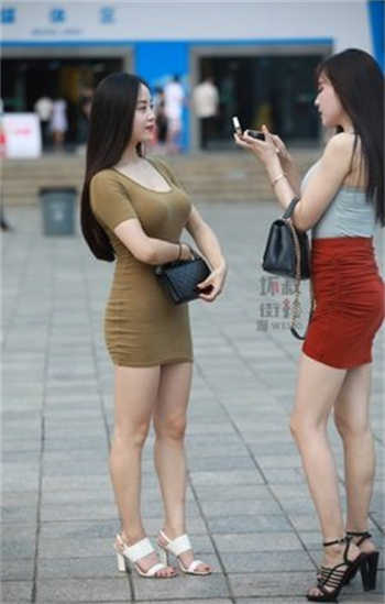 扯下腰带绑住手跪趴