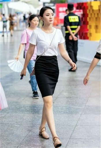 沦落的鼎盛集团女董事长