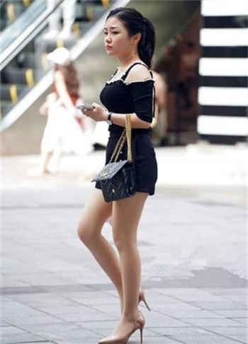 超短裙美女