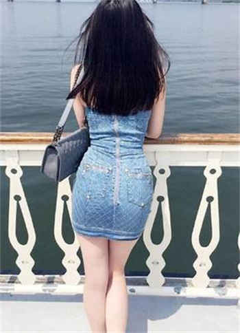 午后的图书馆漫画