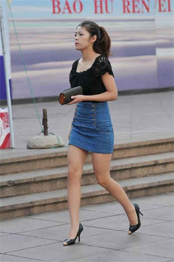 rct 250外送披萨女1