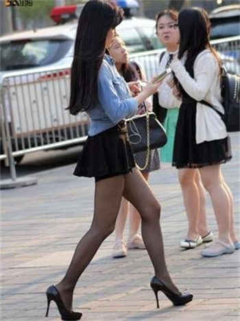 妈妈帮儿子打飞好吗