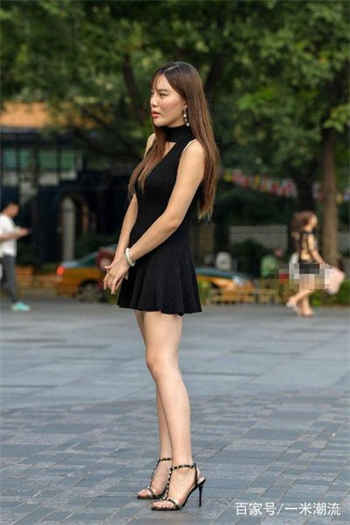 女老师和同学差差