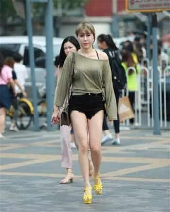 青竹小说圈惩罚班长