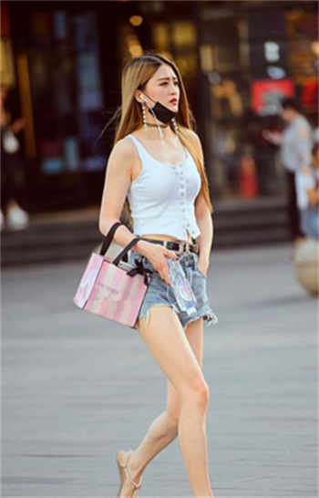 排泄少女粪便