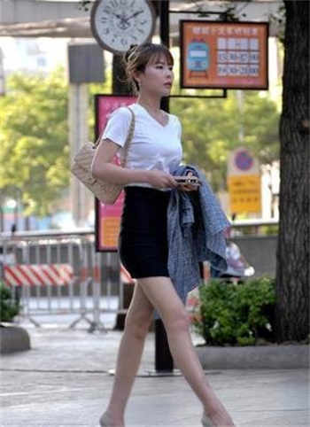 为丈夫晋升的妻子英理子